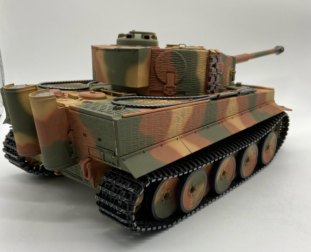 Torro製1/16ラジコン戦車 ティーガーⅠ 中期型カモ仕様（プロ