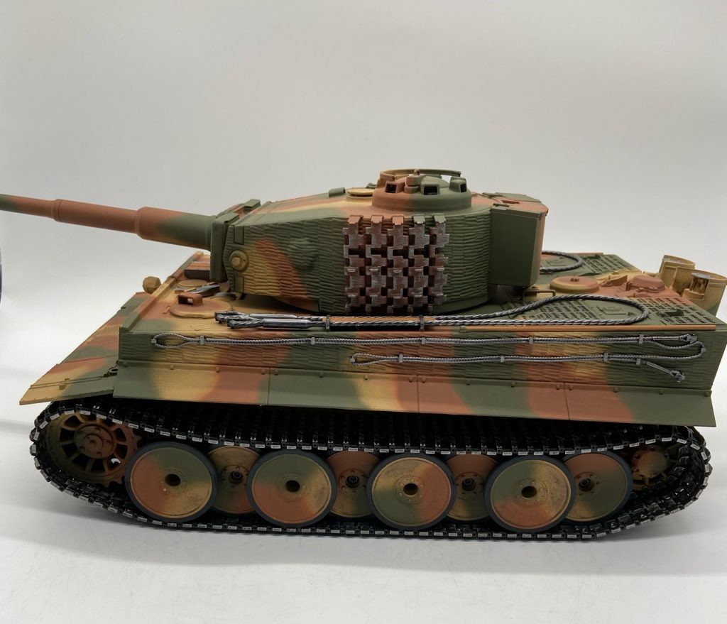 Torro製1/16ラジコン戦車 ティーガーⅠ 中期型カモ仕様（プロ